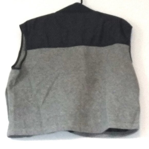Men's Old Navy Zipper Up Truckers Vest. Size Large. Gray Colour. - Picture 2 of 2